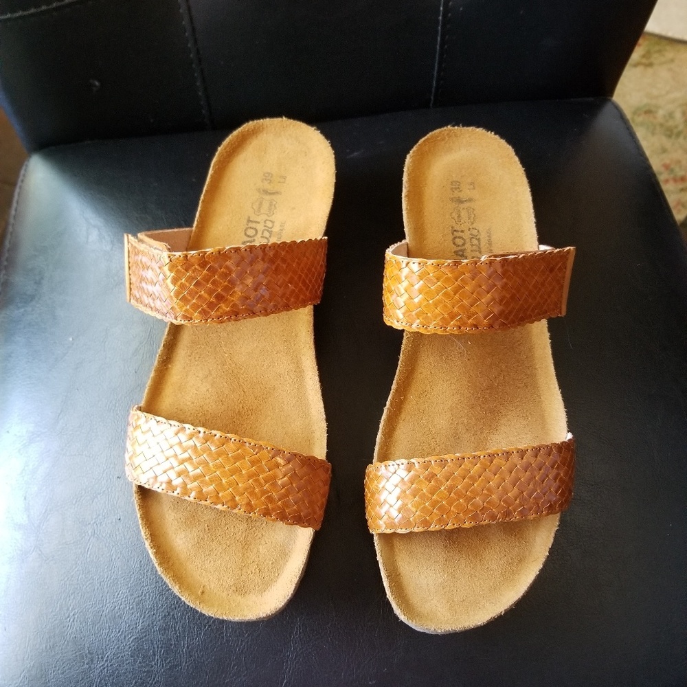 NEW NAOT BLAKE LEATHER SANDALS 39 MAPLE LEATHER